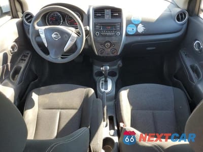 Zdjęcie 8 z 11 samochodu: 2018 NISSAN VERSA S VIN:3N1CN7AP8JL841803 - miniatura