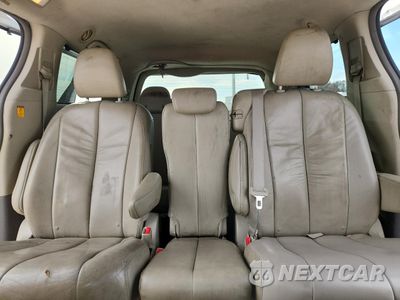Zdjęcie 10 z 15 samochodu: 2011 TOYOTA SIENNA XLE VIN:5TDYK3DC7BS096972 - miniatura