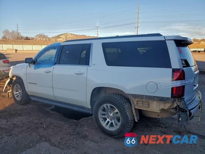 Drugie zdjęcie samochodu z przodu: 2018 CHEVROLET SUBURBAN K1500 LT VIN:1GNSKHKC9JR240855 - miniatura
