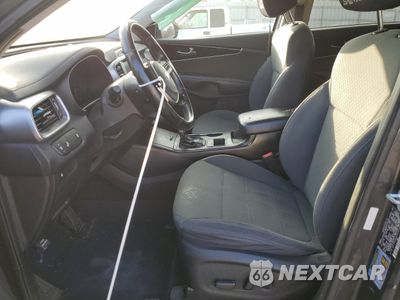 Zdjęcie 7 z 15 samochodu: 2019 KIA SORENTO L VIN:5XYPG4A33KG528946 - miniatura