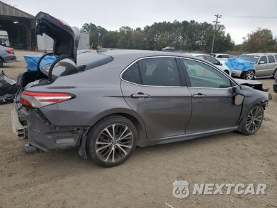 Trzecie zdjęcie samochodu z tyłu: 2020 TOYOTA CAMRY SE VIN:4T1G11AK9LU895692 - miniatura