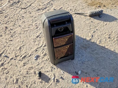 Zdjęcie 12 z 15 samochodu: 2014 VOLVO XC90 3.2 VIN:YV4952CZ2E1682621 - miniatura