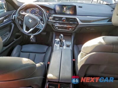 Zdjęcie 8 z 12 samochodu: 2019 BMW 530E VIN:WBAJA9C53KB393607 - miniatura