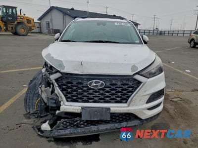 Piąte zdjęcie samochodu w środku: 2019 HYUNDAI TUCSON VIN:KM8J3CA48KU848794 - miniatura