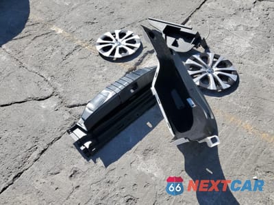 Zdjęcie 12 z 14 samochodu: 2022 TOYOTA PRIUS PRIME LE VIN:JTDKAMFP5N3200203 - miniatura