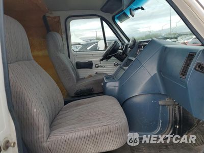Zdjęcie 7 z 15 samochodu: 1995 CHEVROLET G20 VIN:1GCEG25KXSF102638 - miniatura