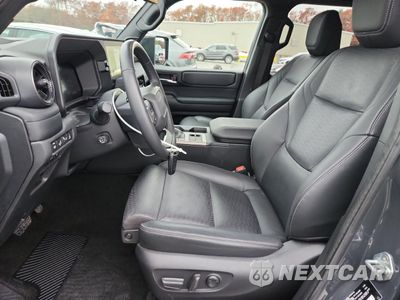 Zdjęcie 7 z 14 samochodu: 2025 TOYOTA LAND CRUISER BASE VIN:JTEABFAJ7S5011409 - miniatura