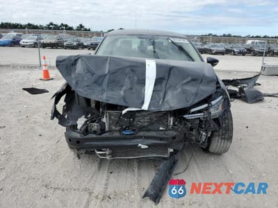 Piąte zdjęcie samochodu w środku: 2017 VOLKSWAGEN PASSAT SE VIN:1VWGT7A32HC057881 - miniatura