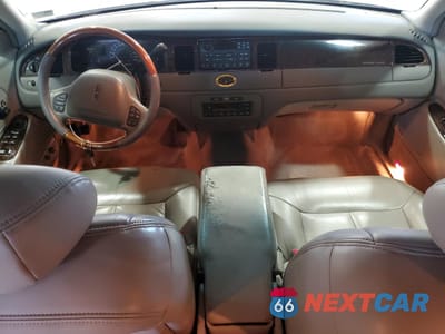 Zdjęcie 8 z 14 samochodu: 2000 LINCOLN TOWN CAR CARTIER VIN:1LNHM83W1YY869365 - miniatura