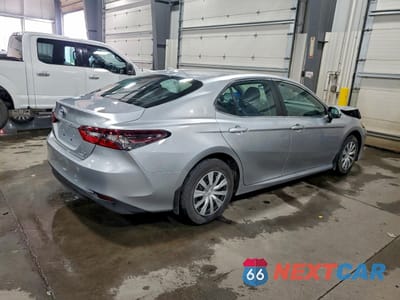 Trzecie zdjęcie samochodu z tyłu: 2022 TOYOTA CAMRY HYBRID VIN:4T1C31AKXNU571047 - miniatura