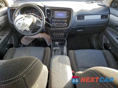 Zdjęcie 8 z 15 samochodu: 2018 MITSUBISHI OUTLANDER VIN:JA4AD2A39JZ039397 - miniatura