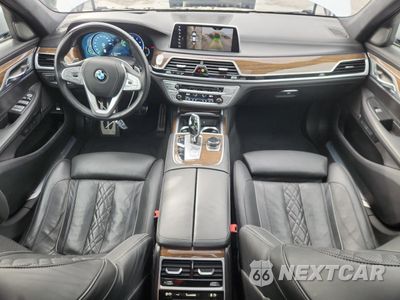 Zdjęcie 8 z 14 samochodu: 2018 BMW 750 XI VIN:WBA7F2C57JB238477 - miniatura