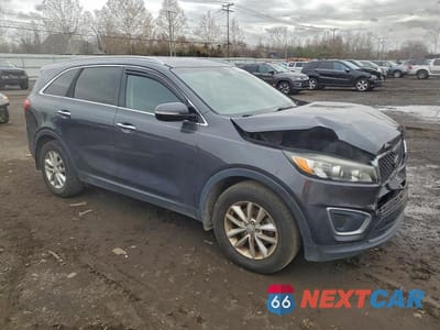 Czwarte zdjęcie samochodu z boku: 2016 KIA SORENTO LX VIN:5XYPG4A34GG081289 - miniatura