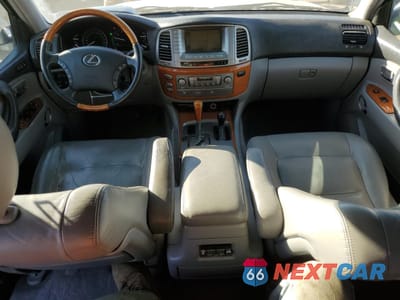 Zdjęcie 8 z 13 samochodu: 2005 LEXUS LX 470 VIN:JTJHT00W653552720 - miniatura