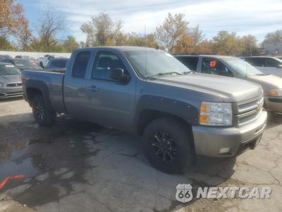 Czwarte zdjęcie samochodu z boku: 2013 CHEVROLET SILVERADO K1500 LTZ VIN:1GCVKTE25DZ103539 - miniatura