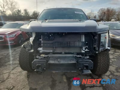 Piąte zdjęcie samochodu w środku: 2022 FORD F150 RAPTOR VIN:1FTFW1RG8NFA83454 - miniatura