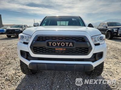 Piąte zdjęcie samochodu w środku: 2023 TOYOTA TACOMA DOUBLE CAB VIN:3TMCZ5AN4PM597025 - miniatura