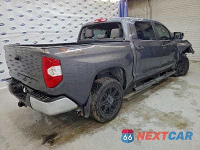 Trzecie zdjęcie samochodu z tyłu: 2019 TOYOTA TUNDRA SR5 VIN:5TFEY5F18KX255467 - miniatura