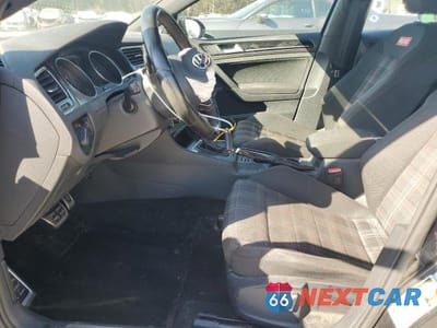 Zdjęcie 7 z 12 samochodu: 2017 VOLKSWAGEN GTI S/SE VIN:3VW447AUXHM043850 - miniatura