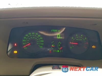 Zdjęcie 9 z 14 samochodu: 2006 MERCURY GRAND MARQUIS LS VIN:2MEHM75V96X653990 - miniatura