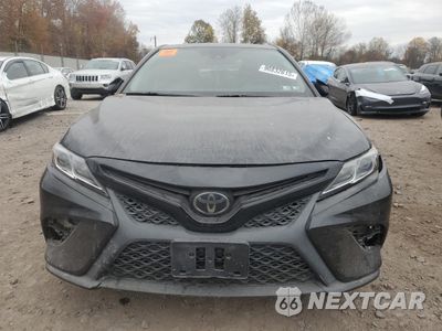 Piąte zdjęcie samochodu w środku: 2019 TOYOTA CAMRY L VIN:4T1B11HK6KU282640 - miniatura