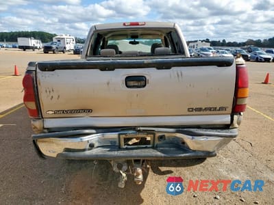 Zdjęcie 6 z 12 samochodu: 2005 CHEVROLET SILVERADO K1500 VIN:2GCEK13T851353111 - miniatura