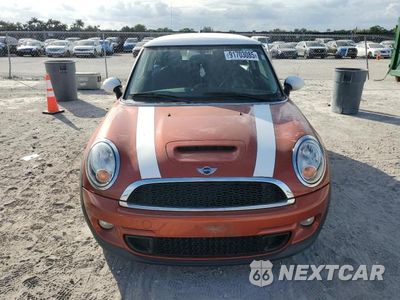 Piąte zdjęcie samochodu w środku: 2011 MINI COOPER S VIN:WMWSV3C57BTY22845 - miniatura