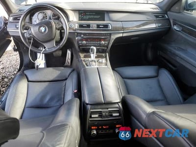 Zdjęcie 8 z 12 samochodu: 2012 BMW 750 I VIN:WBAKA8C56CDS99676 - miniatura