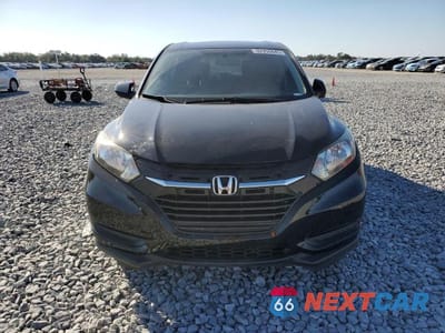 Piąte zdjęcie samochodu w środku: 2017 HONDA HR-V LX VIN:3CZRU5H31HM706355 - miniatura