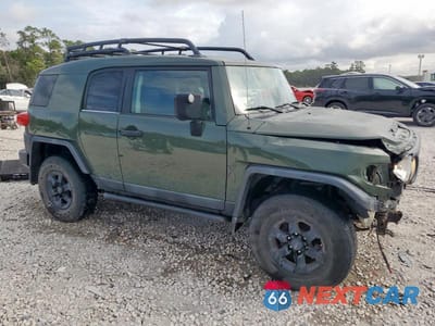 Czwarte zdjęcie samochodu z boku: 2011 TOYOTA FJ CRUISER VIN:JTEBU4BF4BK112227 - miniatura