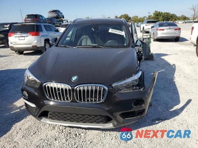 Piąte zdjęcie samochodu w środku: 2018 BMW X1 SDRIVE28I VIN:WBXHU7C3XJ5H44771 - miniatura