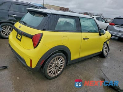 Trzecie zdjęcie samochodu z tyłu: 2025 MINI COOPER S VIN:WMW23GD09S2X14278 - miniatura