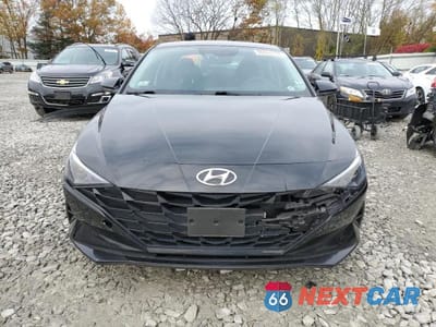 Piąte zdjęcie samochodu w środku: 2023 HYUNDAI ELANTRA SEL VIN:KMHLM4AG9PU529188 - miniatura
