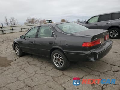 Drugie zdjęcie samochodu z przodu: 2000 TOYOTA CAMRY CE VIN:4T1BG22K8YU969155 - miniatura