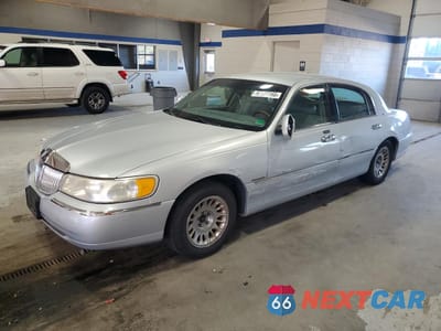 2000 LINCOLN TOWN CAR CARTIER 1LNHM83W1YY869365 - główne zdjęcie licytacji z USA - miniatura