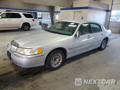2000 LINCOLN TOWN CAR CARTIER 1LNHM83W1YY869365 - główne zdjęcie licytacji z USA - miniatura