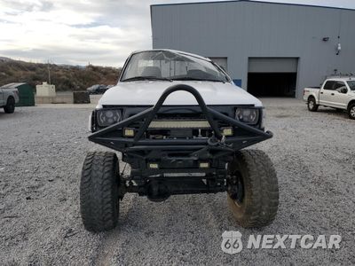 Piąte zdjęcie samochodu w środku: 1991 TOYOTA PICKUP 1/2 TON SHORT WHEELBASE DLX VIN:JT4VN01D5M0003555 - miniatura
