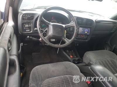 Zdjęcie 8 z 14 samochodu: 2000 CHEVROLET S TRUCK S10 VIN:1GCCS1955Y8302294 - miniatura