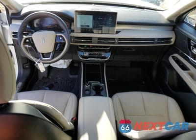 Zdjęcie 8 z 13 samochodu: 2025 LINCOLN CORSAIR PREMIERE VIN:5LMCJ1DA3SUL13194 - miniatura