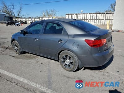 Drugie zdjęcie samochodu z przodu: 2013 KIA FORTE EX VIN:KNAFU4A20D5737078 - miniatura