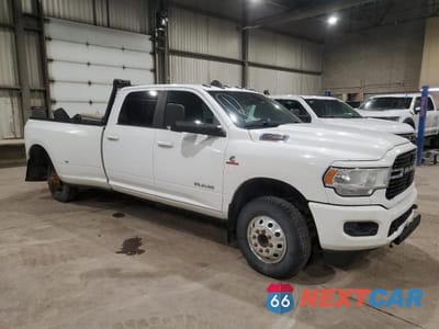Czwarte zdjęcie samochodu z boku: 2020 RAM 3500 BIG HORN VIN:3C63RRHLXLG232845 - miniatura
