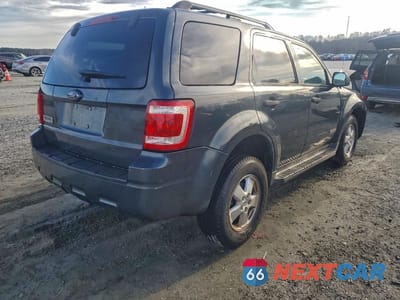 Trzecie zdjęcie samochodu z tyłu: 2008 FORD ESCAPE XLT VIN:1FMCU03Z38KB07888 - miniatura