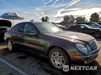 Czwarte zdjęcie samochodu z boku: 2003 MERCEDES-BENZ E 320 VIN:WDBUF65J33A126130 - miniatura