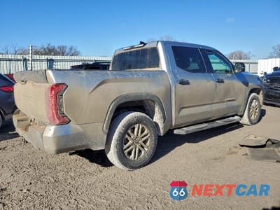 Trzecie zdjęcie samochodu z tyłu: 2023 TOYOTA TUNDRA SR5 VIN:5TFLA5DB4PX086434 - miniatura