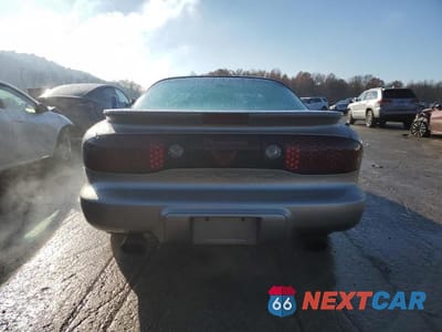 Zdjęcie 6 z 11 samochodu: 2001 PONTIAC FIREBIRD FORMULA VIN:2G2FV22G812146703 - miniatura