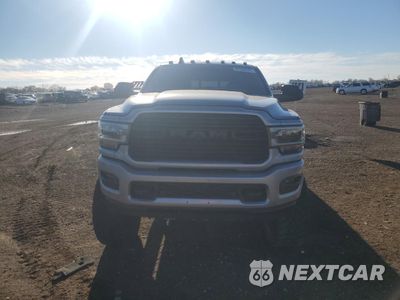 Piąte zdjęcie samochodu w środku: 2019 RAM 2500 LARAMIE VIN:3C6UR5NL1KG708898 - miniatura