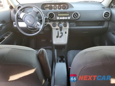 Zdjęcie 8 z 14 samochodu: 2009 TOYOTA SCION XB VIN:JTLKE50E391085320 - miniatura