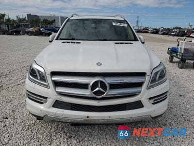 Piąte zdjęcie samochodu w środku: 2016 MERCEDES-BENZ GL 450 4MATIC VIN:4JGDF6EE7GA661595 - miniatura