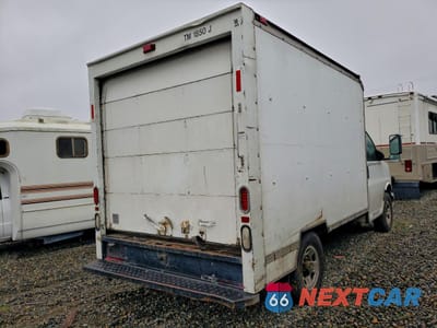Trzecie zdjęcie samochodu z tyłu: 2004 GMC SAVANA CUTAWAY G3500 VIN:1GDGG31V741901769 - miniatura