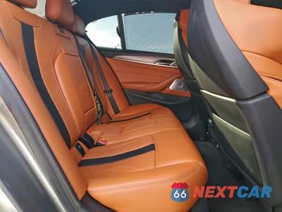 Zdjęcie 10 z 14 samochodu: 2019 BMW M5 VIN:WBSJF0C59KB447081 - miniatura